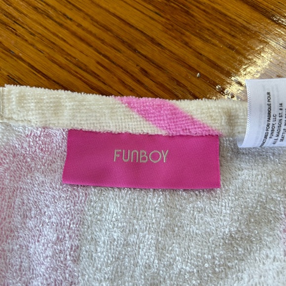 Funboy Poolside Leisure Club beach towel. Approximately 68x30”. Great condition - Picture 6 of 9